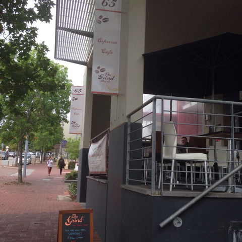 The Grind On Hay - Book Restaurant 0