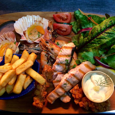 Merry Street Restaurant And Bar - Book Restaurant 1