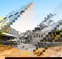 The Daring Squire - Book Restaurant