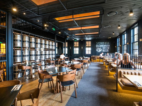 The Daring Squire - Book Restaurant 2