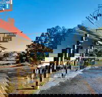 Tintaldra Hotel - Book Restaurant
