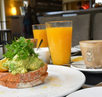 Bistro Lyall - Book Restaurant