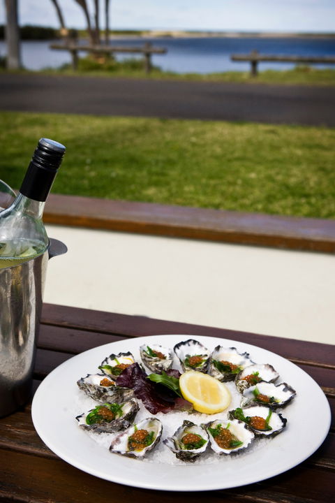 Hedy's Riverside Bistro - Book Restaurant 1