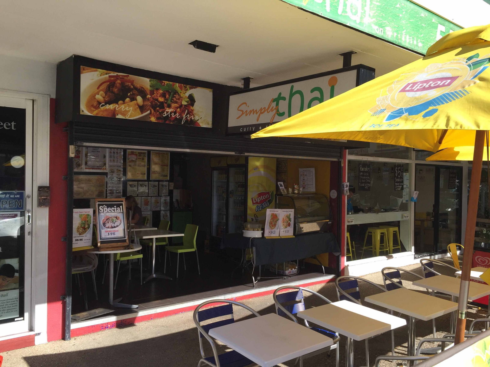 Rainbow Bay QLD Book Restaurant