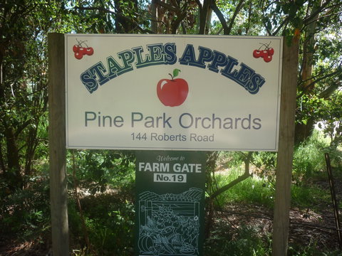 Staples Apples - Book Restaurant 2