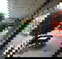 Le's Vietnamese Street Food Restaurant - Book Restaurant