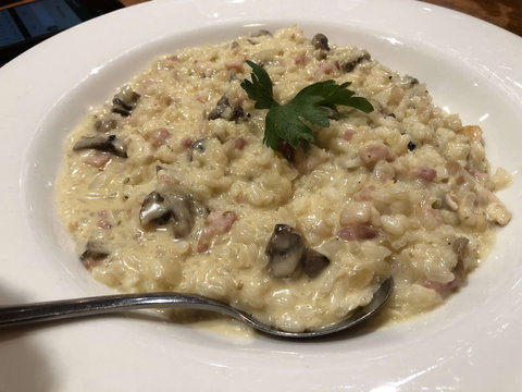 Maddison's - Book Restaurant 0