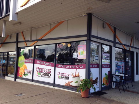Squeeze & Grind, Juice And Coffee Bar - Book Restaurant 0