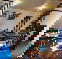 Uncle Drew Cafe - Book Restaurant