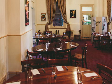 Victoria Hotel Bistro - Book Restaurant 1