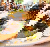 Aunt Billies Cafe - Book Restaurant