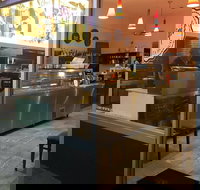 Gipi's Pizza House - Book Restaurant