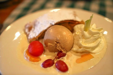 Kaiser Stub'n - Book Restaurant 0