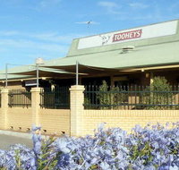 Attfield Tavern - Book Restaurant