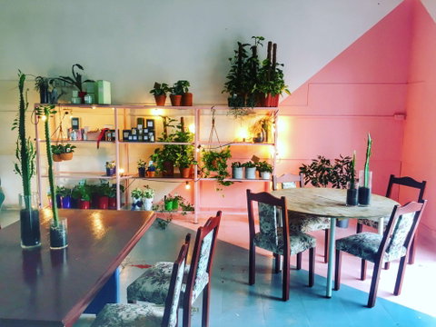 Howdy Coffee - Book Restaurant 0
