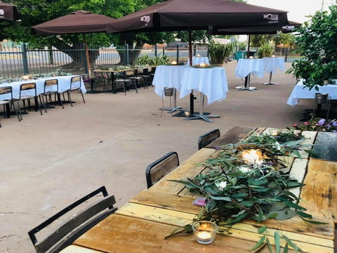 Knights Delites - Book Restaurant 2