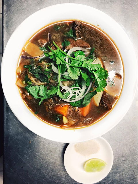 Phong Dinh - Book Restaurant 0