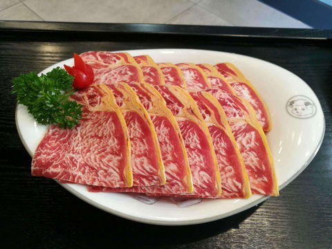 Coral Lee - Book Restaurant 0