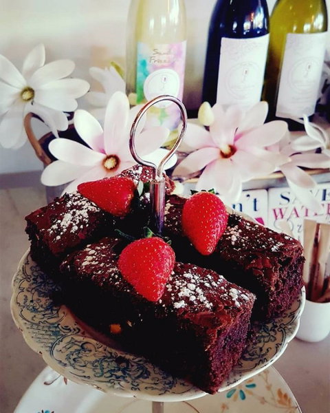 The Little Red Pantry - Book Restaurant 2