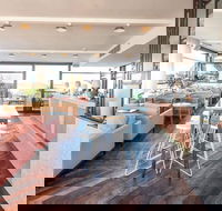 Henry Deane - Book Restaurant