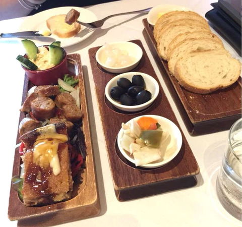 Boleros - Book Restaurant 0