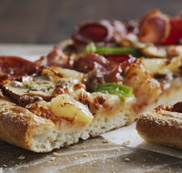Domino's - Beldon - Book Restaurant