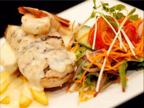 Manning River Hotel - Book Restaurant 0