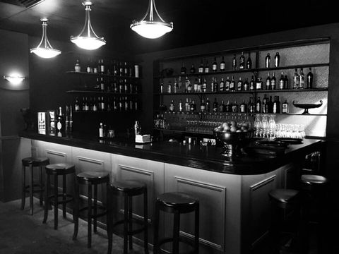 Bert's Restaurant - Book Restaurant 2