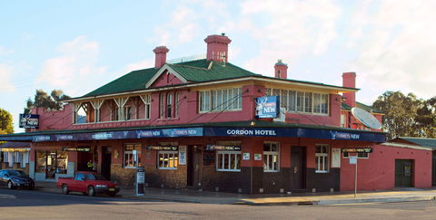 Gordon Hotel - Book Restaurant 0