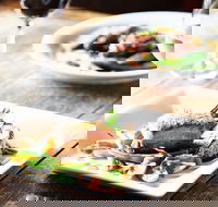 Yea Peppercorn Hotel - Book Restaurant