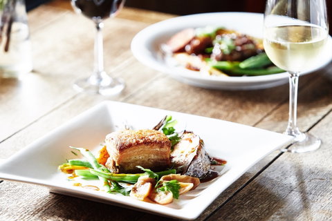 Yea Peppercorn Hotel - Book Restaurant 0
