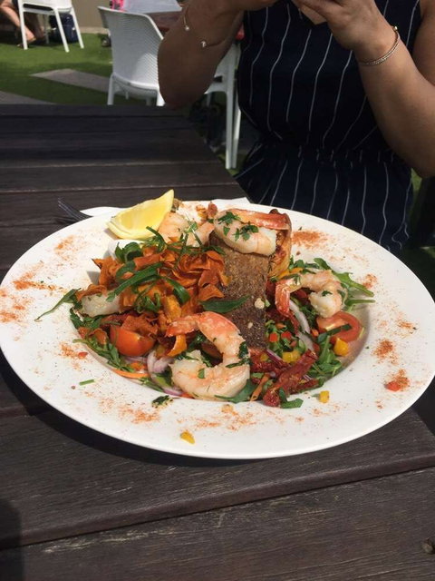 Dukes Inn - Book Restaurant 0