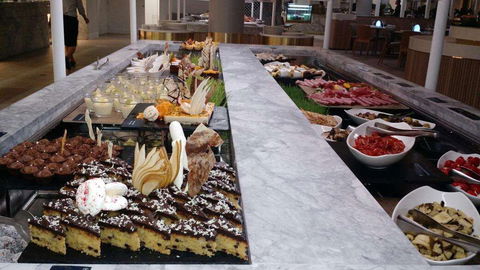 Lagoons Restaurant - Sheraton Mirage Hotel - Book Restaurant 0