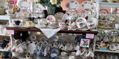 Moments &  Memories Tea Room - Book Restaurant 2