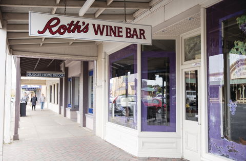 Roth's Wine Bar - Book Restaurant 2