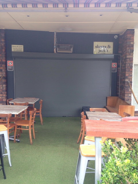 Skeeta's Local - Book Restaurant 0