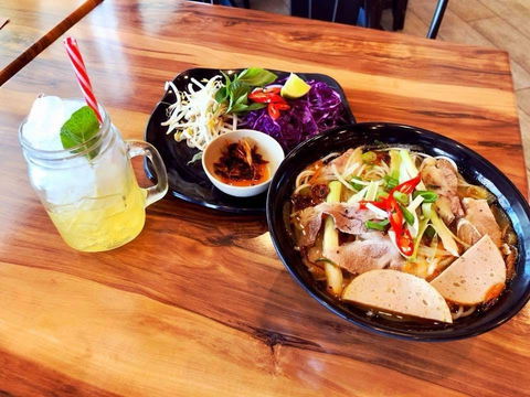 Viet's Taste - Book Restaurant 0