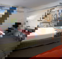 Yong's Asian Take Away - Book Restaurant