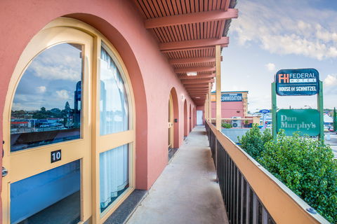 Federal Hotel - Mount Gambier - Book Restaurant 0