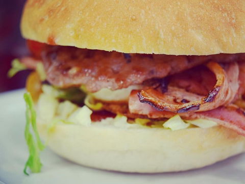 Kermonds Hamburgers - Book Restaurant 0