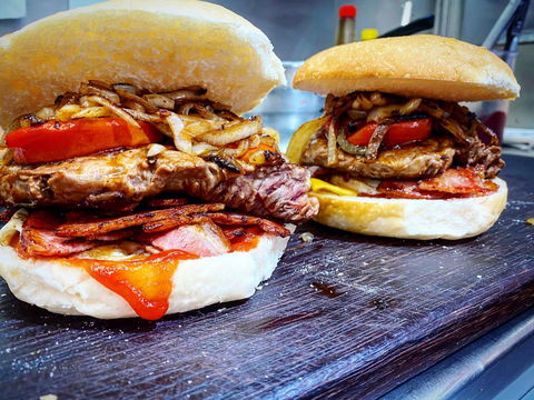 Kermonds Hamburgers - Book Restaurant 2