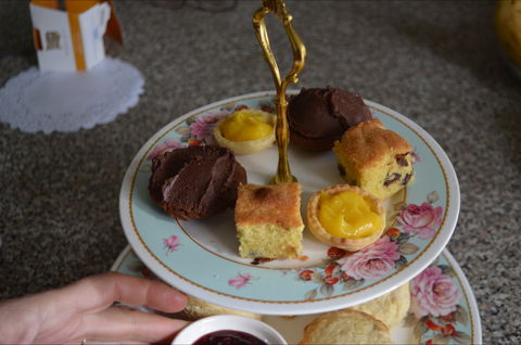 Lazy Teas - Book Restaurant 1