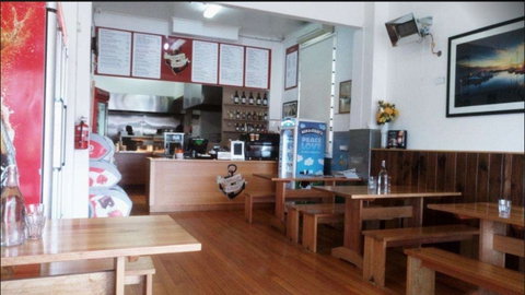 Cliffe's Cafe & Pizza - Book Restaurant 0