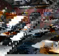 Mai's Kitchen Rules Cafe - Book Restaurant