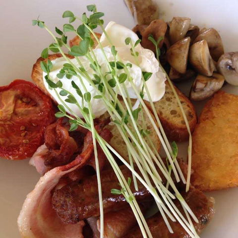 Maudy's Restaurant And Bar - Book Restaurant 0