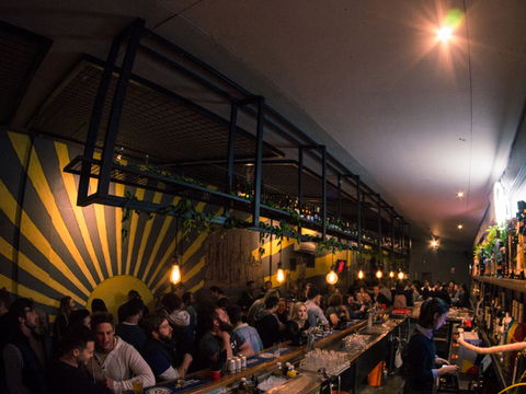 Beer DeLuxe Albury - Book Restaurant 2