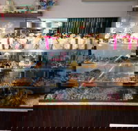 Dolce Fantasia - Book Restaurant