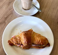 Tastebuds Deli  Cafe - Book Restaurant