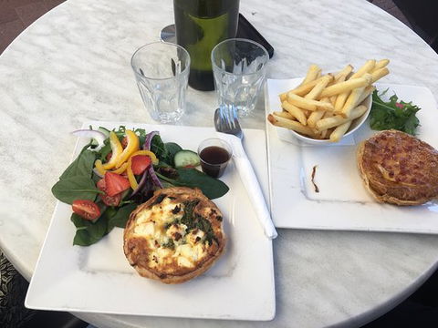 Cowtown Classic Cafe - Book Restaurant 7