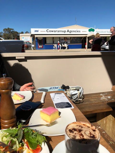 Cowtown Classic Cafe - Book Restaurant 11